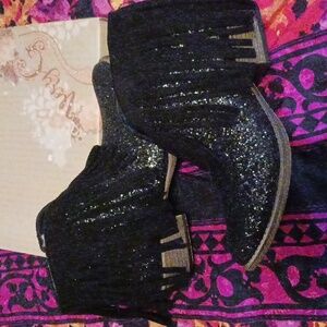 Very G Sequined Fringed Bootie NWT 9/10